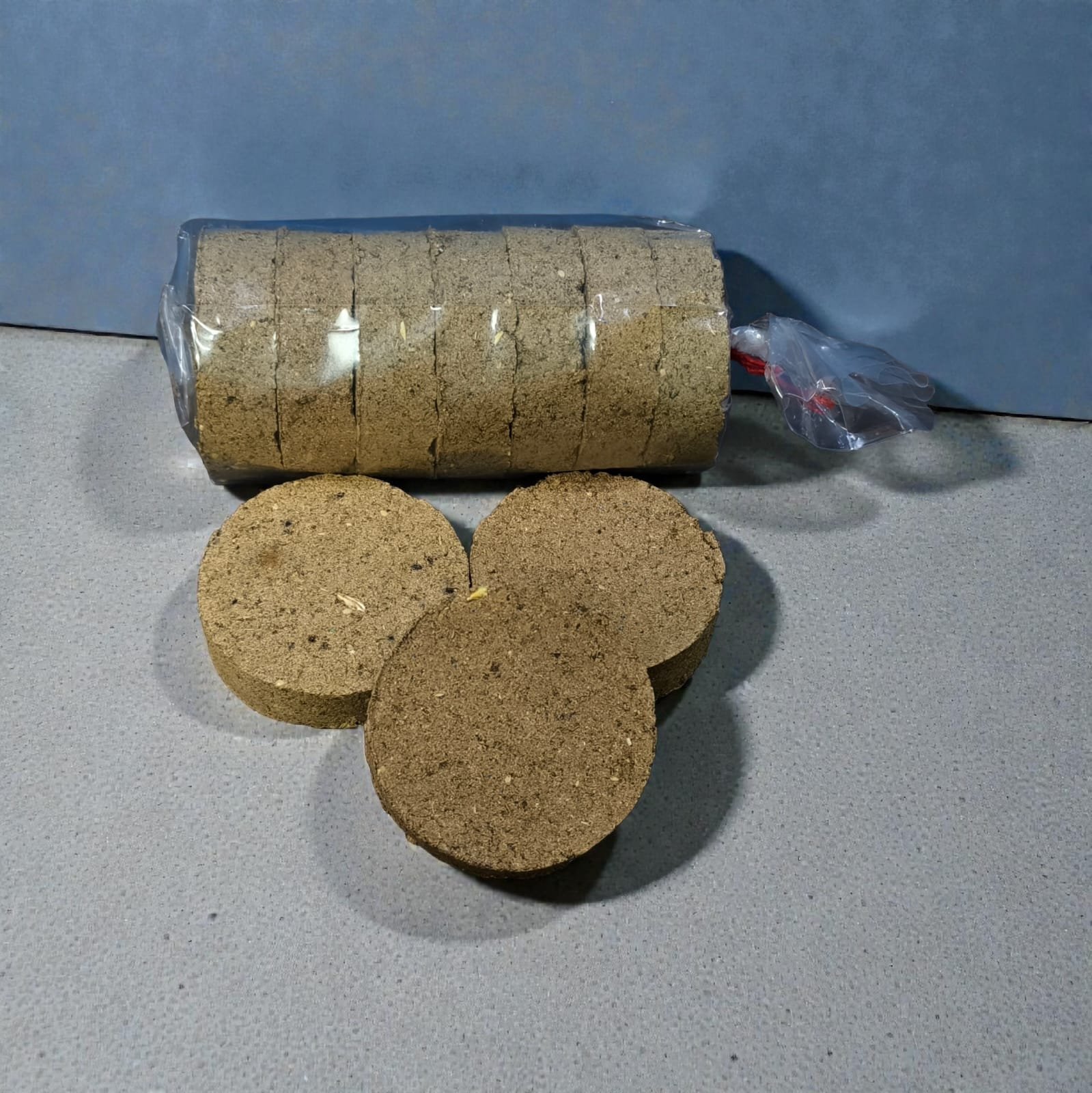Cow Dung Cake for Puja & Havan | Made with Herbs & Havan Samagri | Small Pack of 7